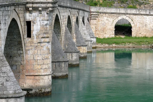 Stary kamienny most w visegrad — Zdjęcie stockowe