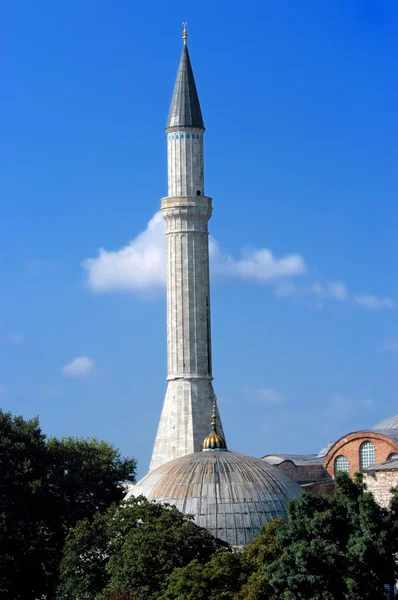 Минарет в Hagia Sofia в Стамбуле — стоковое фото