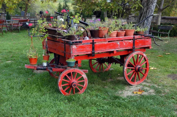 Old horse drawn wagon — Stock Photo, Image