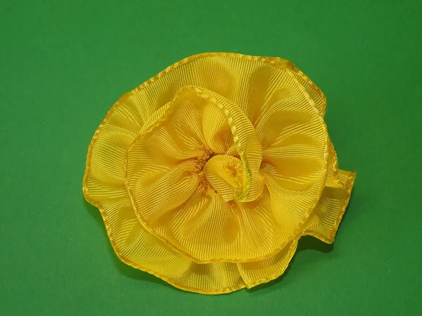 Κίτρινη κορδέλα - τριαντάφυλλο — Φωτογραφία Αρχείου