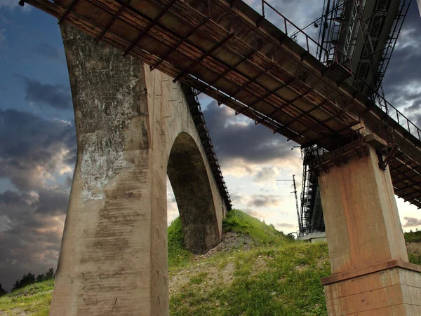Die Eisenbahnbrücke — Stockfoto