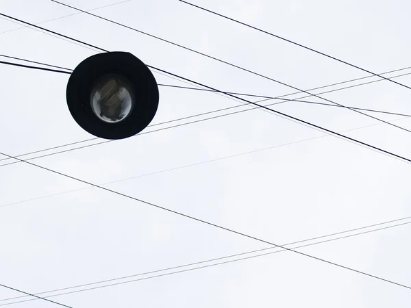 Lampa uliczna na niebie — Zdjęcie stockowe