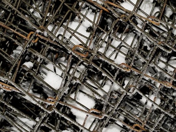 Snow covered rusty wire fence — Stock Photo, Image