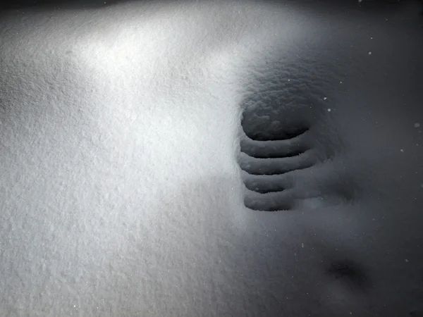 Улица под снегом — стоковое фото