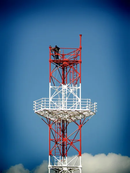 Rigging the telecommunication tower — Stock Photo, Image