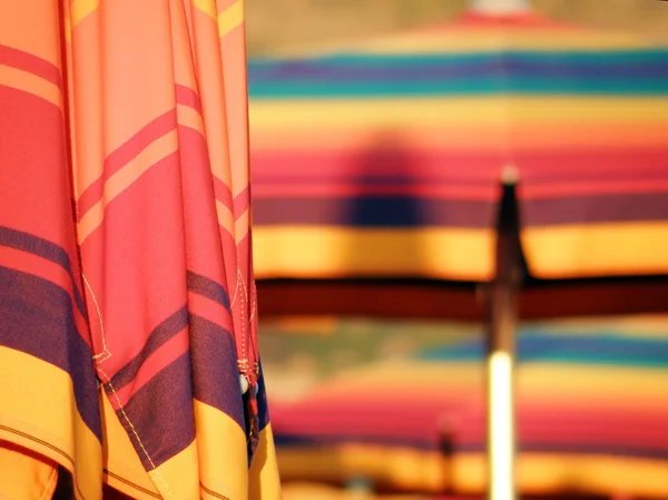Fechado colorido guarda-sol closeup — Fotografia de Stock