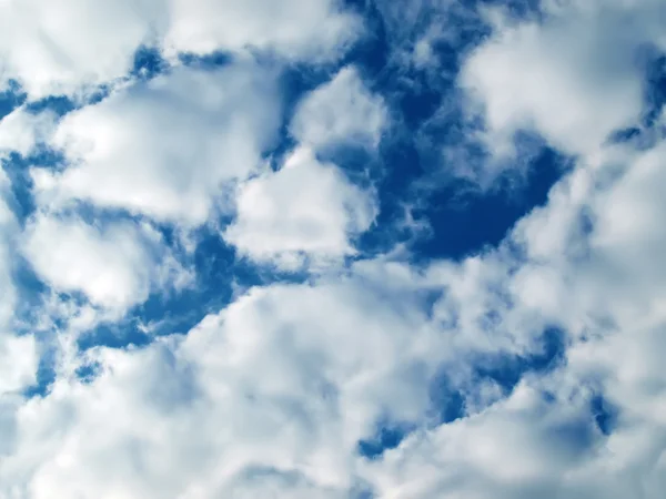 Puszyste chmury cumulus — Zdjęcie stockowe