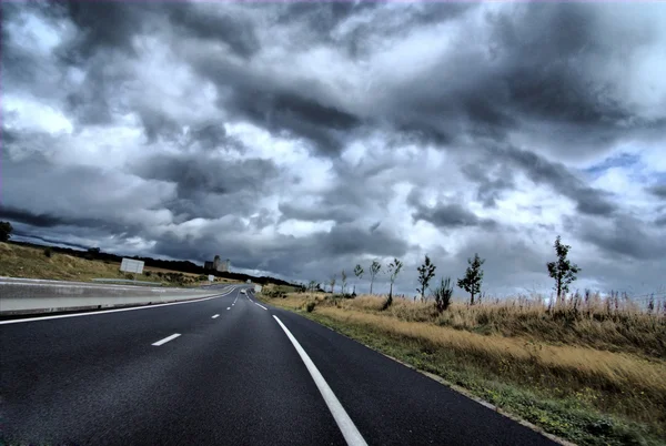 Stormachtige weg — Stockfoto