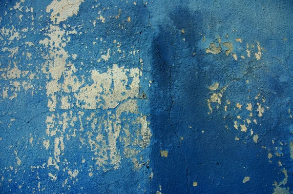 Dinding tua biru retak — Stok Foto