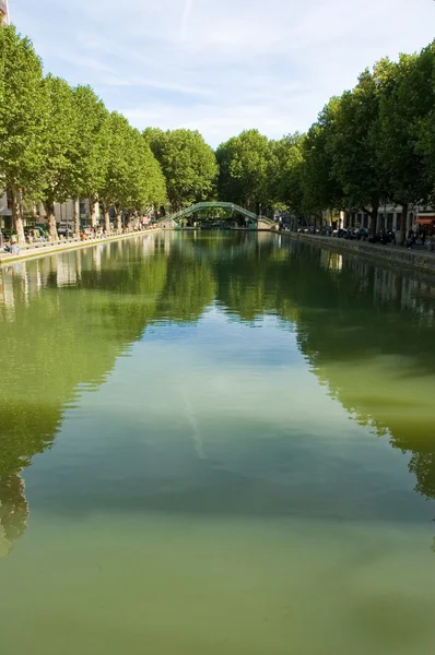 Canal de saint martin in de zomer — Stockfoto