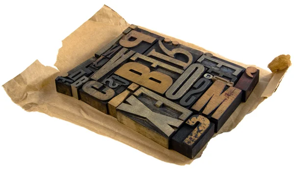 Vintage tryckta bokstäver oförpackade — Stockfoto