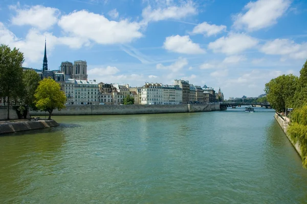 Paris an einem schönen Tag — Stockfoto