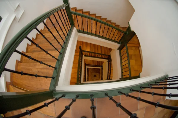 Die Treppe hinunter — Stockfoto