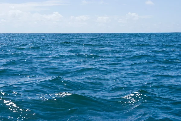 深蓝色的海洋 — 图库照片