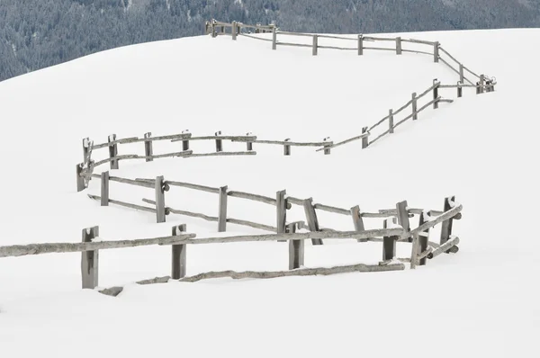 Ogrodzenie w śniegu — Zdjęcie stockowe