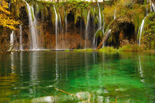 stock image Pond and waterfalls in Plitvice