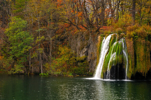 Pond and waterfalls in Plitvice