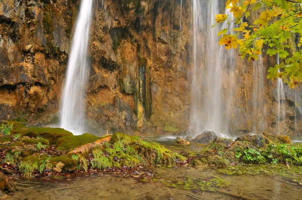 stock image Waterfalls and autumn leaves in Plitvice