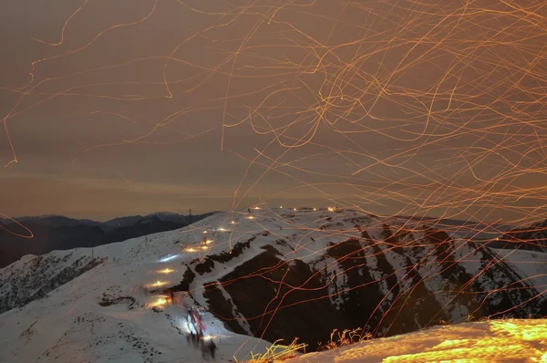 Maanlicht winter berglandschap — Stockfoto