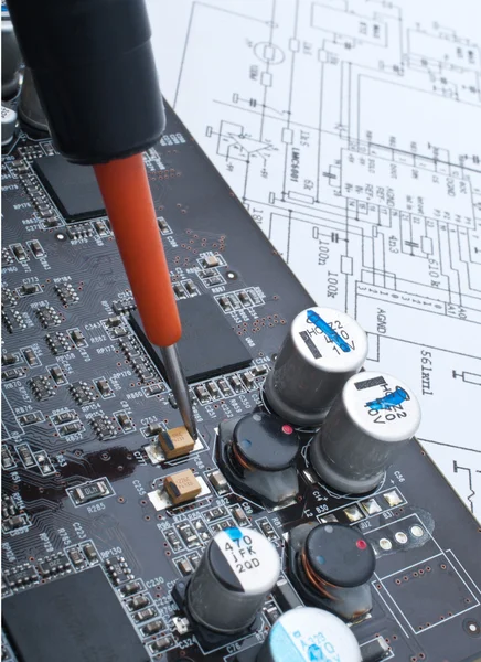 Repair a computer surface-mounted board — Stock Photo, Image