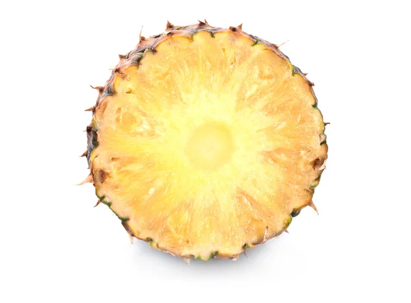 Dojrzały ananas na białym tle — Zdjęcie stockowe