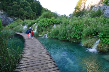 yaya köprüsü - plitvice gölleri