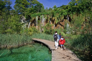 yaya köprüsü - plitvice gölleri