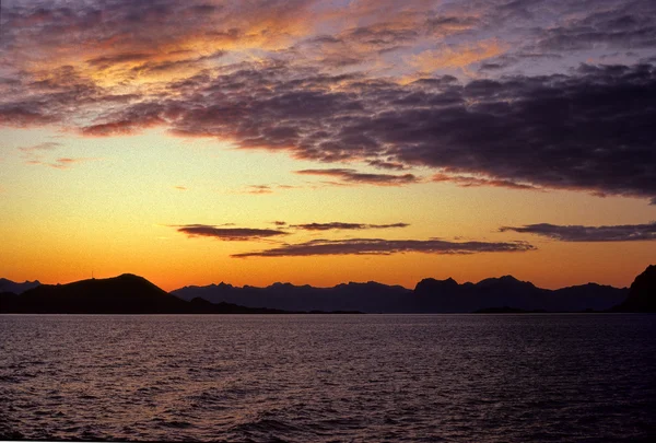 Západ slunce na ostrovy Lofoty - Norsko — Stock fotografie