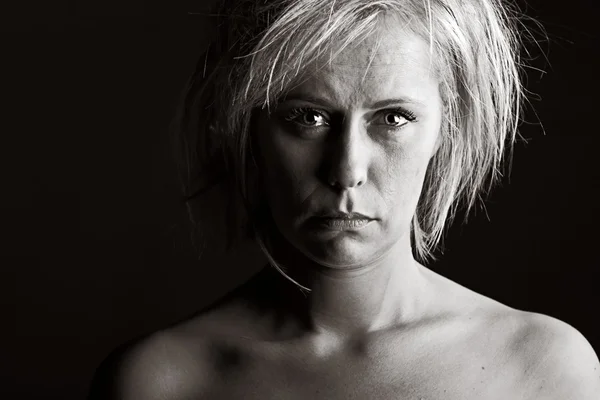 Zdenerwowany blond kobieta — Zdjęcie stockowe