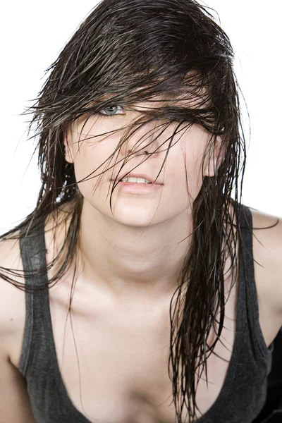 Adolescente bonita com cabelo molhado — Fotografia de Stock