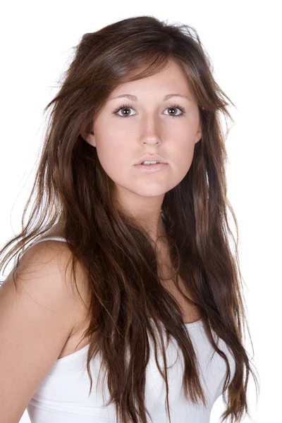 Belle adolescente aux cheveux longs bruns — Photo