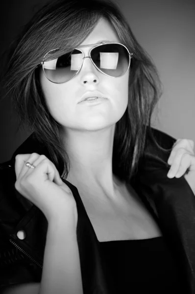 Attractive Teen in Aviator Shades — Stock Photo, Image