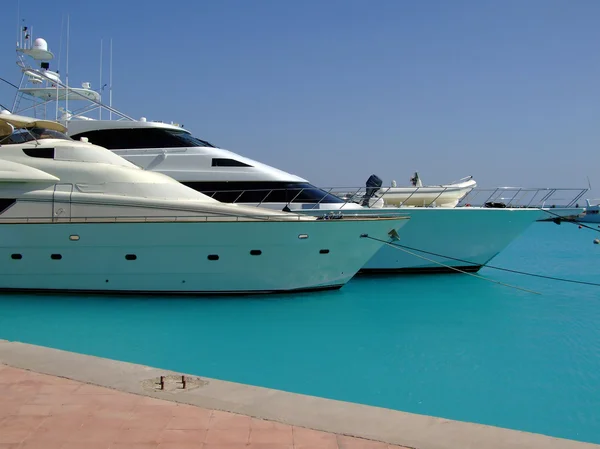 Yachts de luxe 04 — Photo