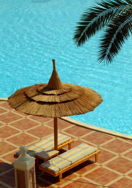 Poolside relaxation — Stock Photo, Image