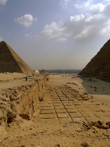 Pyramids of giza 31
