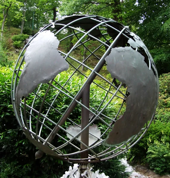 Металлический глобус — стоковое фото