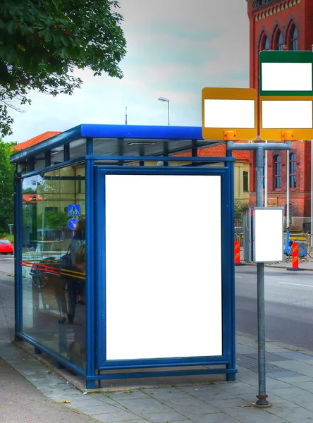 Автобусная остановка с чистым билбордом HDR 05 — стоковое фото