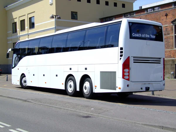 Biały autobus — Zdjęcie stockowe