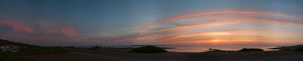 Küstenpanorama bei Sonnenuntergang — Stockfoto