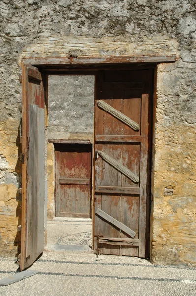 पुराने लकड़ी के दरवाजे — स्टॉक फ़ोटो, इमेज