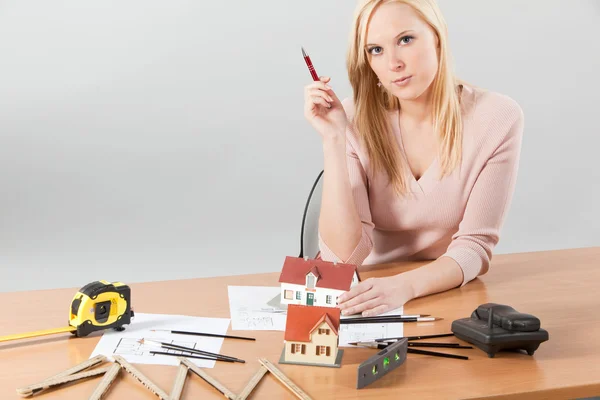 Woman architect at her work table — Stock Photo, Image