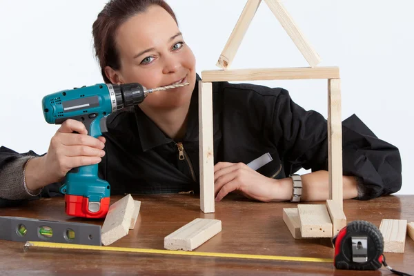 Woman constructing — Stock Photo, Image