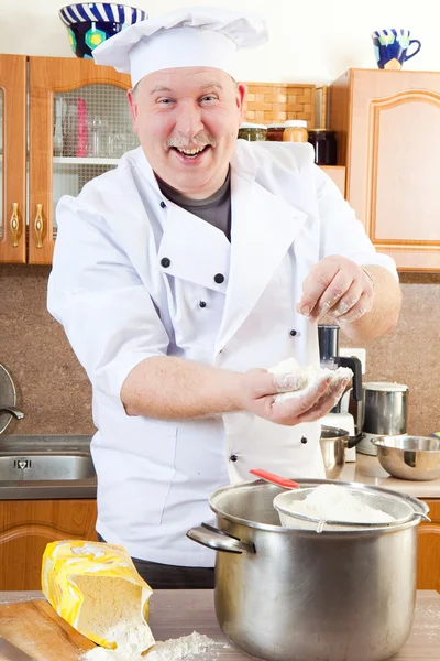 Cook man in kitchen — Stock Photo, Image