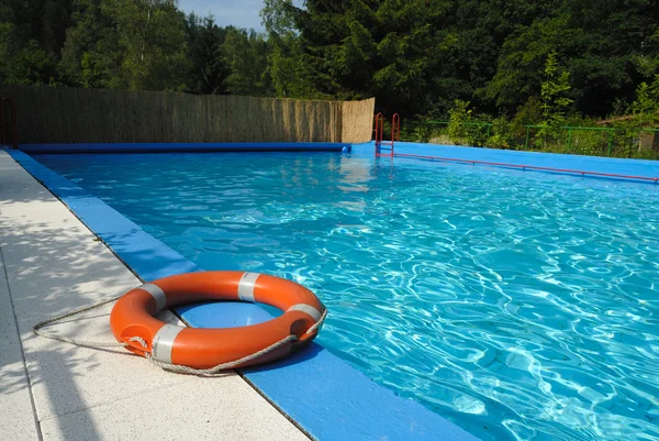 Luxusní bazén — Stock fotografie