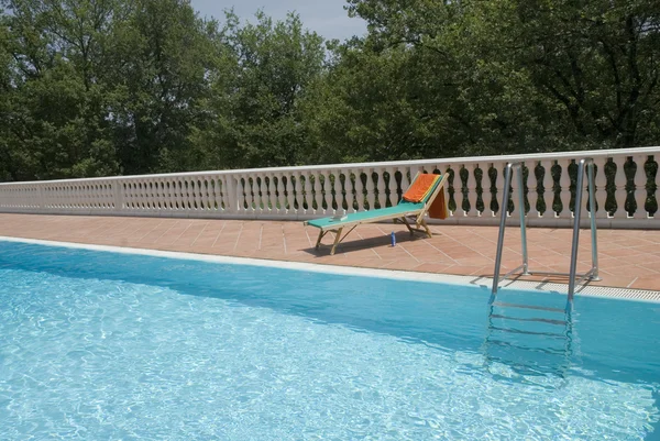 Luxury swimmingpool — Stock Photo, Image