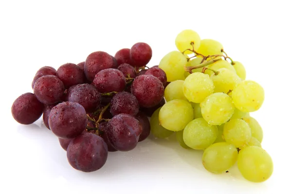 Uvas rojas y blancas frescas — Foto de Stock