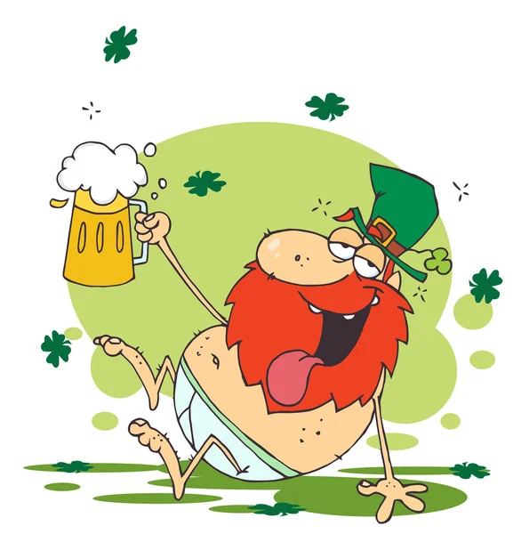 Beschwipster Kobold nackt mit Bier liegend — Stockfoto