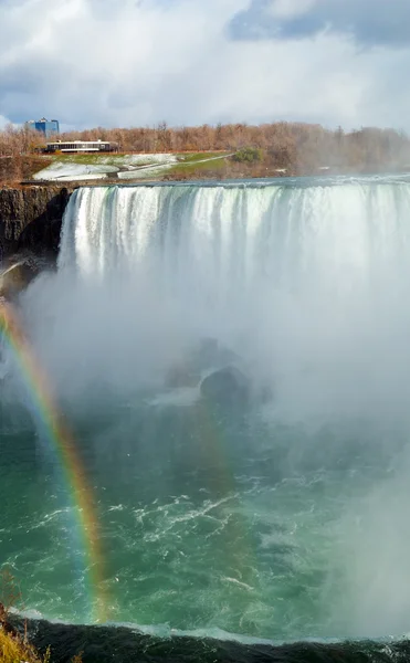 Regnbåge över Niagarafallen — Stockfoto