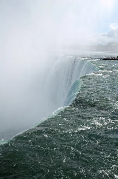 Cutting edge of Niagara Falls — Stock Photo, Image