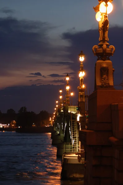 夜晚的桥梁 — 图库照片